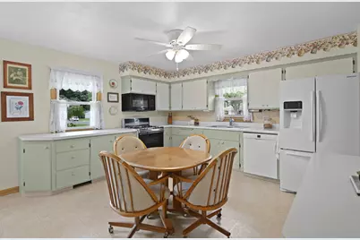 1121  Jean St, Racine, WI 53182 - Photo 7