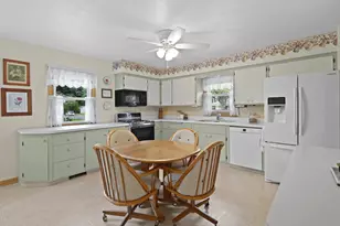 1121 Jean St, Racine, WI 53182 - Photo 7