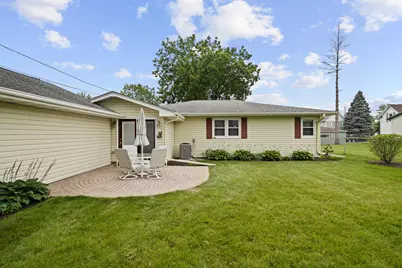 1121  Jean St, Racine, WI 53182 - Photo 3