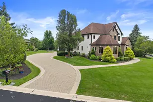 165 Chelsea Ln, Racine, WI 53182 - Photo 5