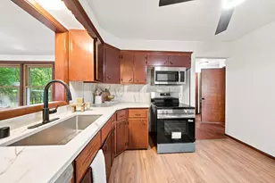 8722 N 52nd St, Brown Deer, WI 53223 - Photo 5