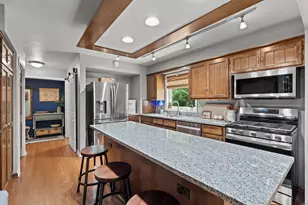 717 St Johns Dr, Delafield, WI 53018 - Photo 7