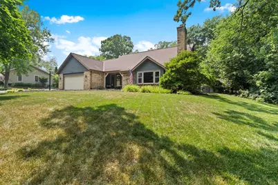 717  St Johns Dr, Delafield, WI 53018 - Photo 3