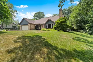 717 St Johns Dr, Delafield, WI 53018 - Photo 41
