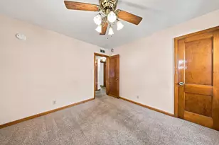 3763 S 20th Pl, Milwaukee, WI 53221 - Photo 15