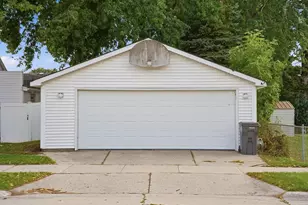 6001 S Lake Dr, Cudahy, WI 53110 - Photo 33