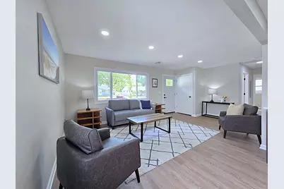 6538 W Euclid Ave, Milwaukee, WI 53219 - Photo 13