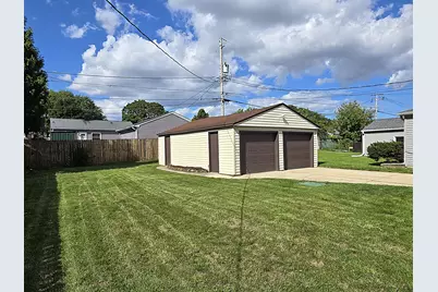 6538 W Euclid Ave, Milwaukee, WI 53219 - Photo 29