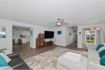3484 W Sycamore St, Franklin, WI 53132 - Photo 7