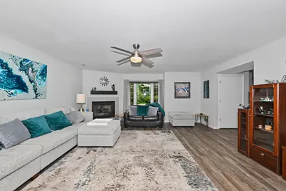 3484 W Sycamore St, Franklin, WI 53132 - Photo 5