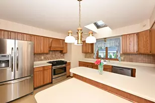 1956 Keith Ln, Grafton, WI 53024 - Photo 9