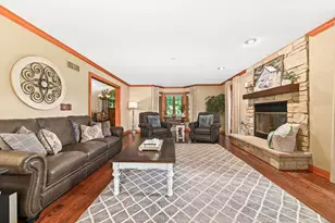 W168N10307 Wildrose Ln, Germantown, WI 53022 - Photo 3