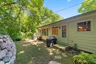 904 Lynne Ct, Waukesha, WI 53186 - Photo 11