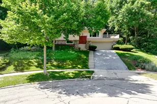 904 Lynne Ct, Waukesha, WI 53186 - Photo 45