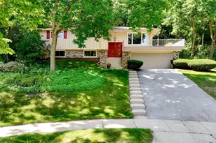 904 Lynne Ct, Waukesha, WI 53186 - Photo 1