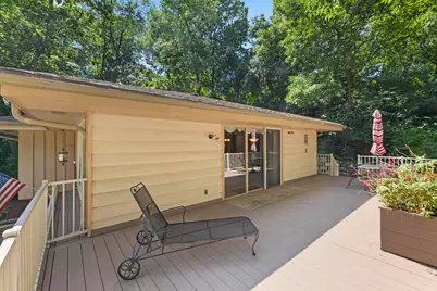 904  Lynne Ct, Waukesha, WI 53186 - Photo 9