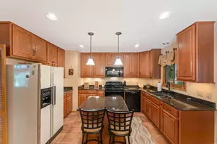 904 Lynne Ct, Waukesha, WI 53186 - Photo 25