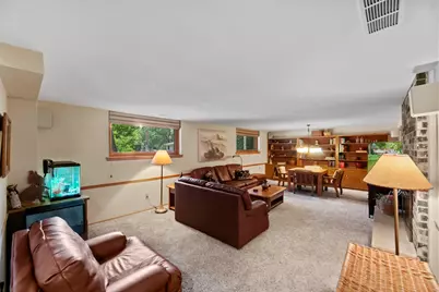 904  Lynne Ct, Waukesha, WI 53186 - Photo 37