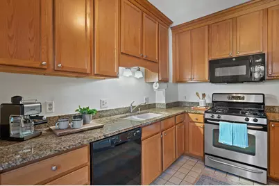 3127 N Marietta Ave #5, Milwaukee, WI 53211 - Photo 5
