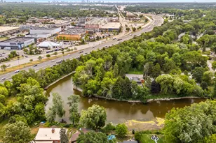 500 W Riverview Dr, Glendale, WI 53209 - Photo 5