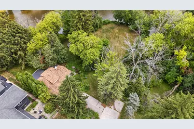 500 W Riverview Dr, Glendale, WI 53209 - Photo 7