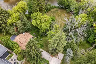 500 W Riverview Dr, Glendale, WI 53209 - Photo 7