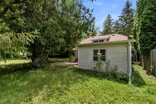 500 W Riverview Dr, Glendale, WI 53209 - Photo 27