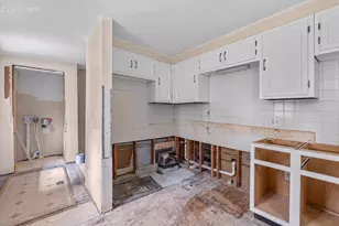 500 W Riverview Dr, Glendale, WI 53209 - Photo 15