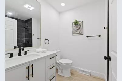 8803 W Cheyenne St, Milwaukee, WI 53224 - Photo 23