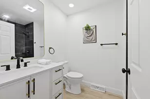 8803 W Cheyenne St, Milwaukee, WI 53224 - Photo 25