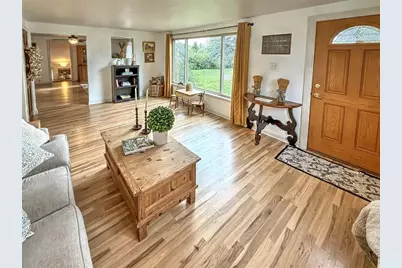 W140N11161  Country Aire Dr Dr, Germantown, WI 53022 - Photo 5
