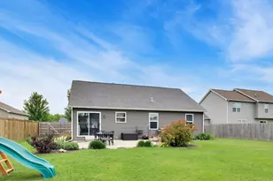 1420 E Longneedle Ln, Elkhorn, WI 53121 - Photo 31