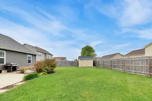1420 E Longneedle Ln, Elkhorn, WI 53121 - Photo 35