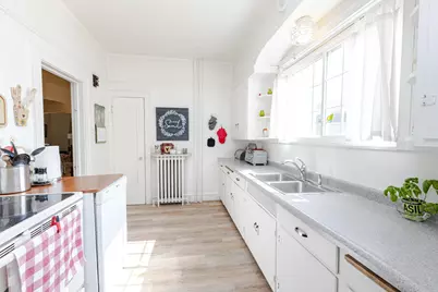 8513 W North Ave #8515, Wauwatosa, WI 53226 - Photo 9
