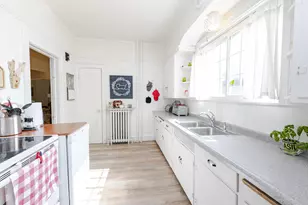 8513 W North Ave, Wauwatosa, WI 53226 - Photo 9