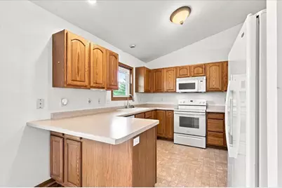 300  Martin Dr, Fredonia, WI 53021 - Photo 13
