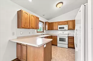300 Martin Dr, Fredonia, WI 53021 - Photo 13