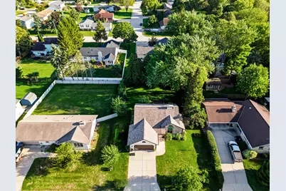 307  James St, Watertown, WI 53098 - Photo 3