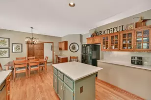 9558 S Fairway Circle, Franklin, WI 53132 - Photo 17