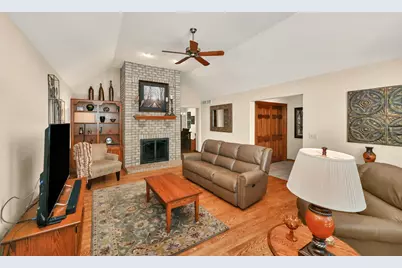 9558 S Fairway Cir, Franklin, WI 53132 - Photo 9