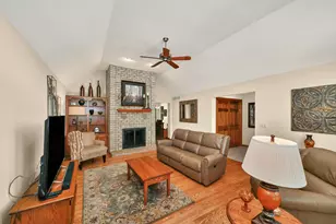 9558 S Fairway Circle, Franklin, WI 53132 - Photo 9