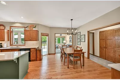 9558 S Fairway Cir, Franklin, WI 53132 - Photo 13
