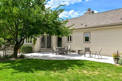 9558 S Fairway Cir, Franklin, WI 53132 - Photo 33