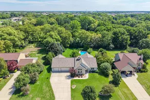 9558 S Fairway Circle, Franklin, WI 53132 - Photo 7