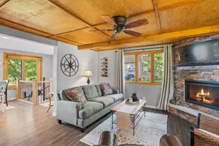 29205 White Oak Ln, Racine, WI 53185 - Photo 7