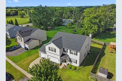 918 N Pheasant Way, Elkhorn, WI 53121 - Photo 5
