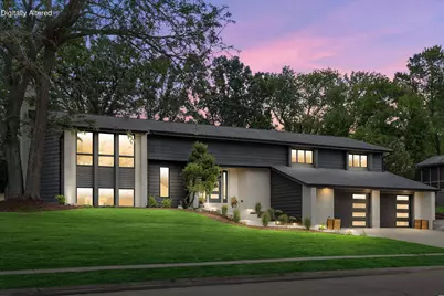 727  Browning Cir, Oconomowoc, WI 53066 - Photo 7
