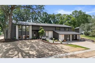 727  Browning Cir, Oconomowoc, WI 53066 - Photo 1