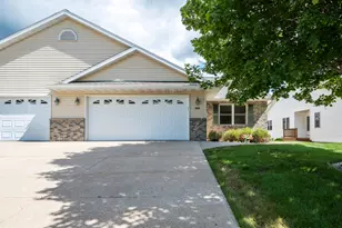 820 Chief Kewaskum Pl, Kewaskum, WI 53040 - Photo 3