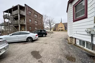 2109 Washington Ave, Racine, WI 53403 - Photo 11
